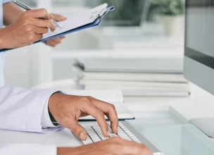 Máster en Gestión Sanitaria: cómo elegir la mejor formación para liderar en el sector salud